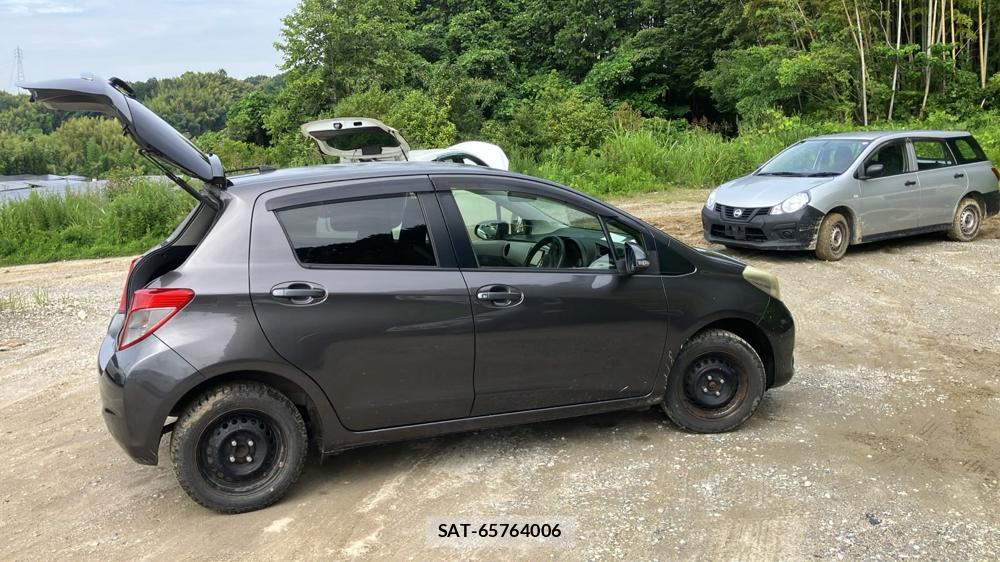 Toyota VITZ 2012-04 7603302-5