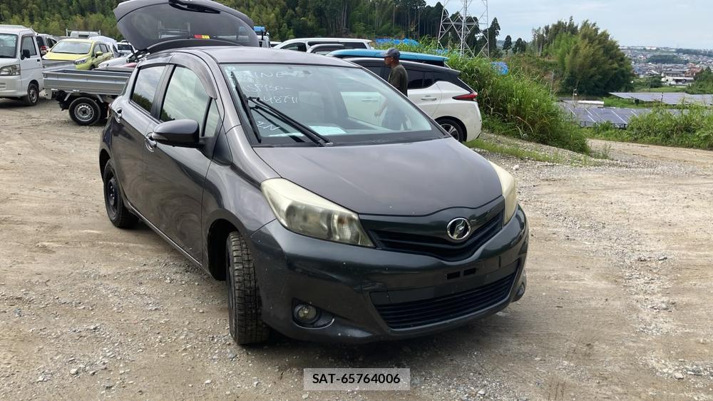 Toyota VITZ 2012-04 7603302-6