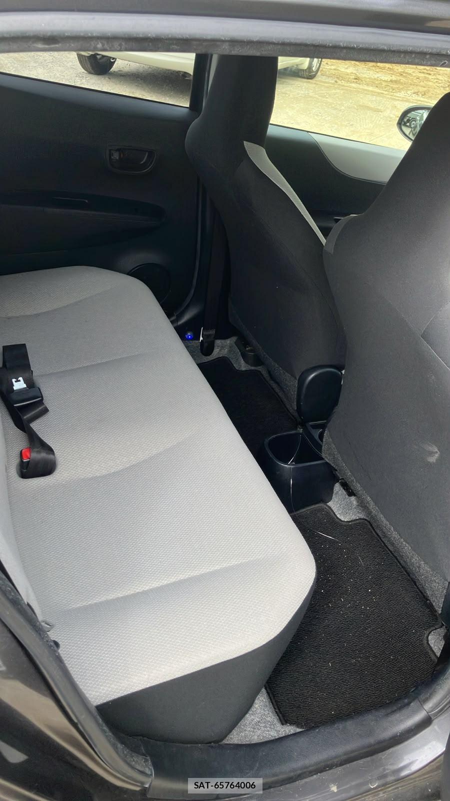 Toyota VITZ 2012-04 7603302-8