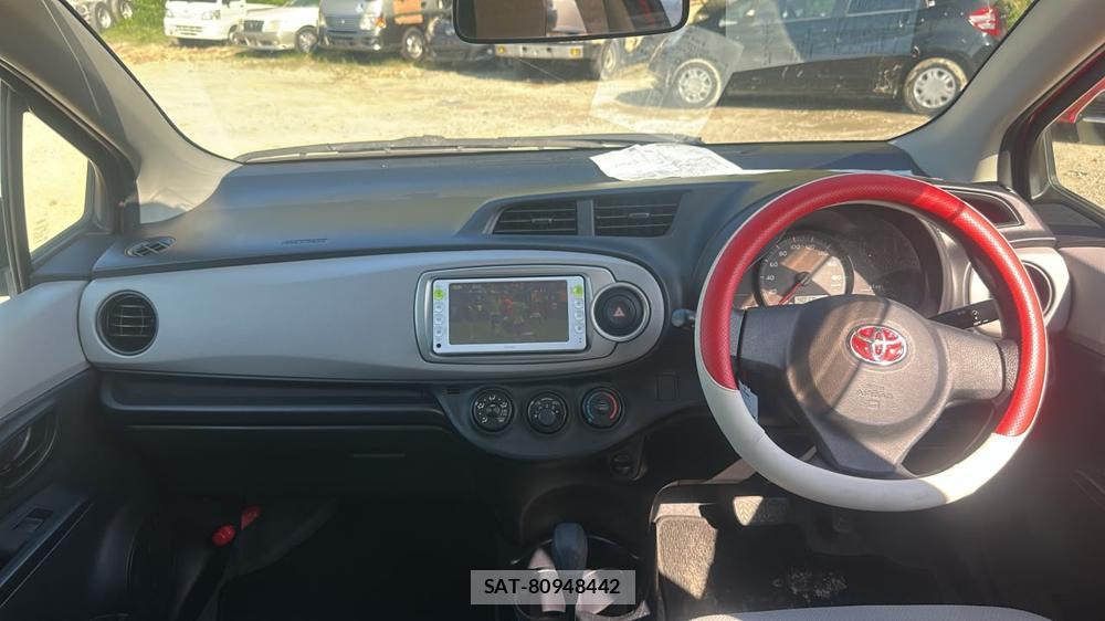 Toyota VITZ 2011-10 7603301-12
