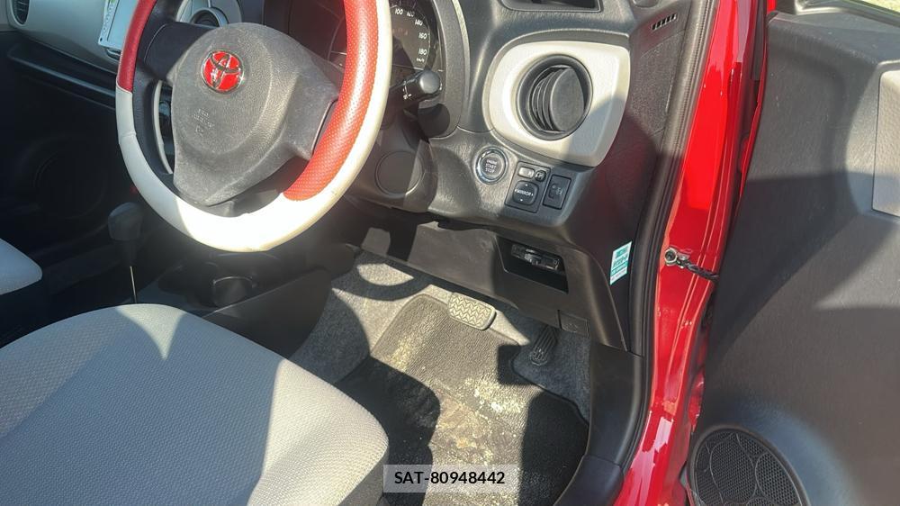 Toyota VITZ 2011-10 7603301-15