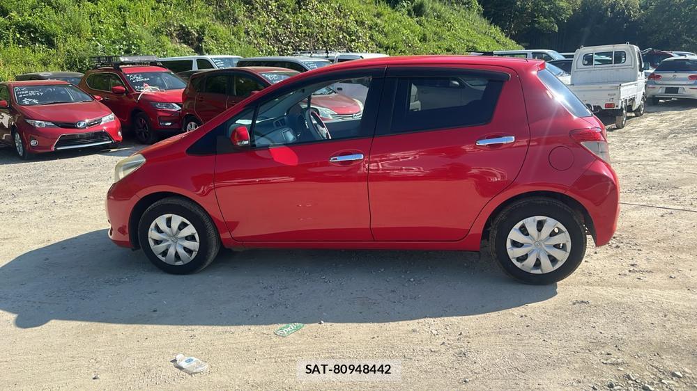 Toyota VITZ 2011-10 7603301-1
