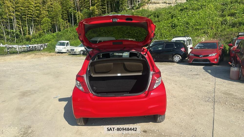 Toyota VITZ 2011-10 7603301-23