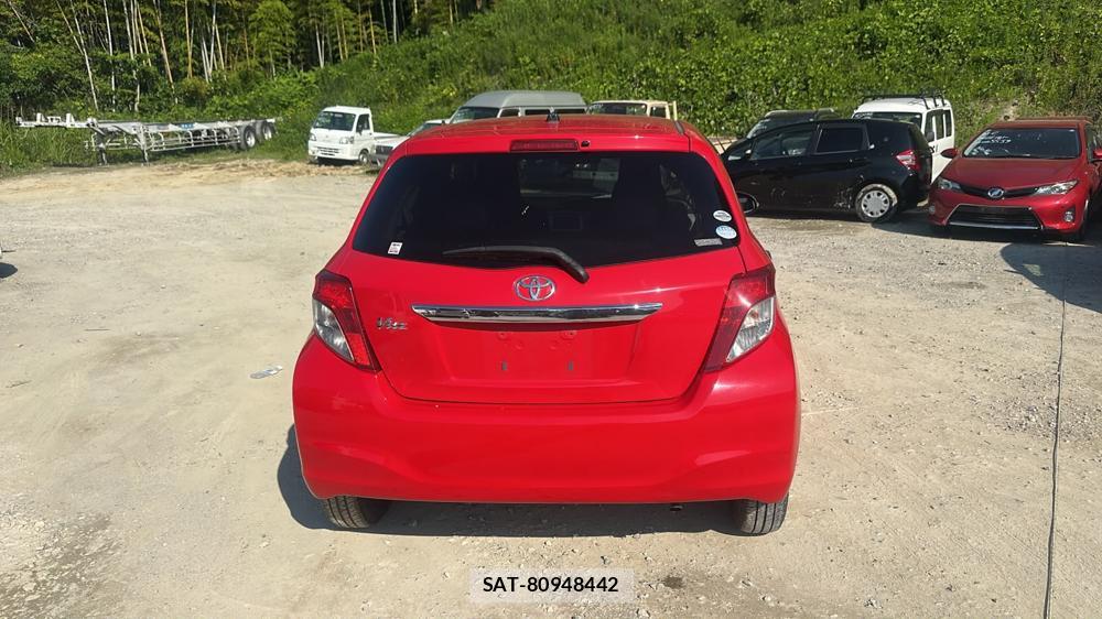 Toyota VITZ 2011-10 7603301-3