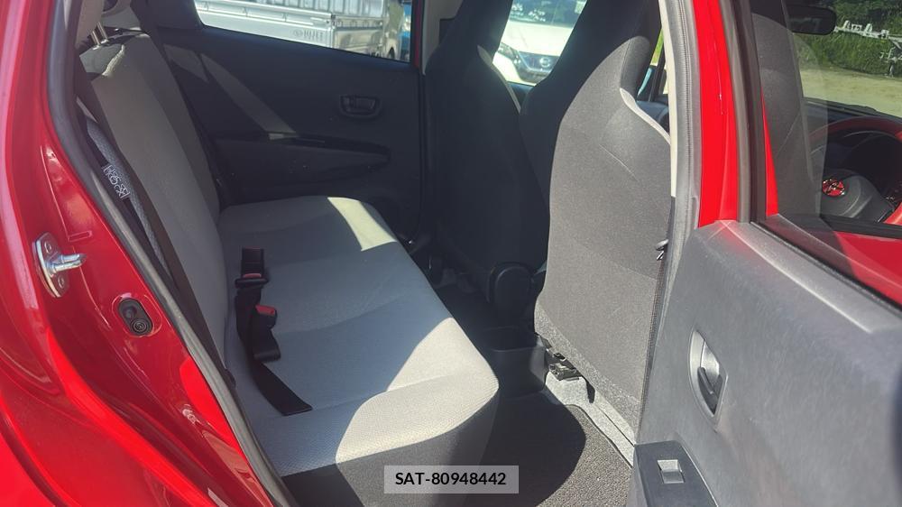 Toyota VITZ 2011-10 7603301-8