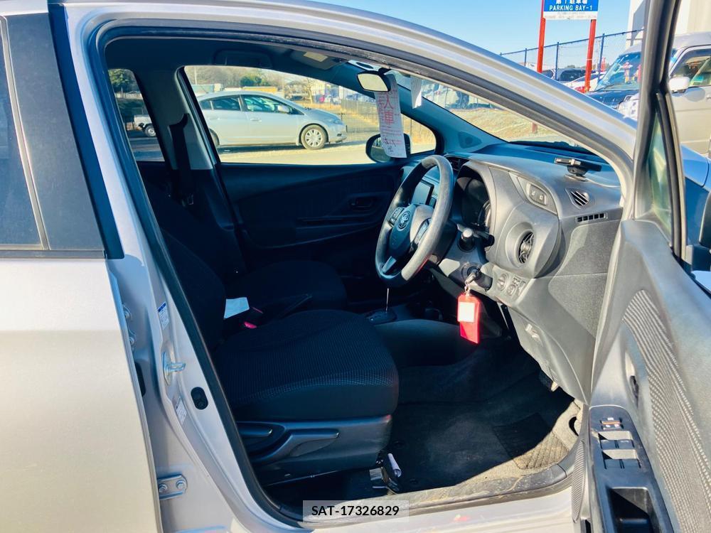 Toyota VITZ 2018-03 678206-8