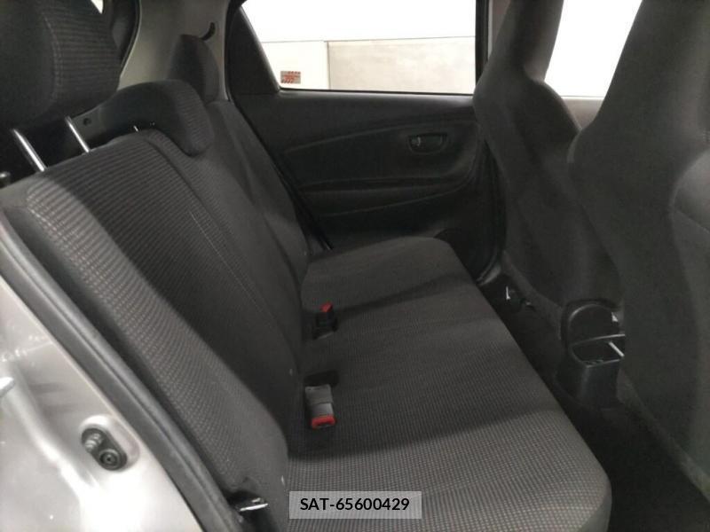 Toyota VITZ 2019-03 737499-5
