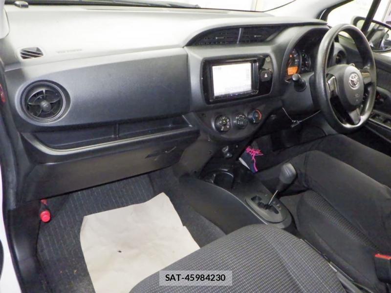 Toyota VITZ 2019 1082463-4