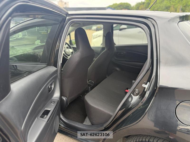 Toyota VITZ 2015-03 1311411-11
