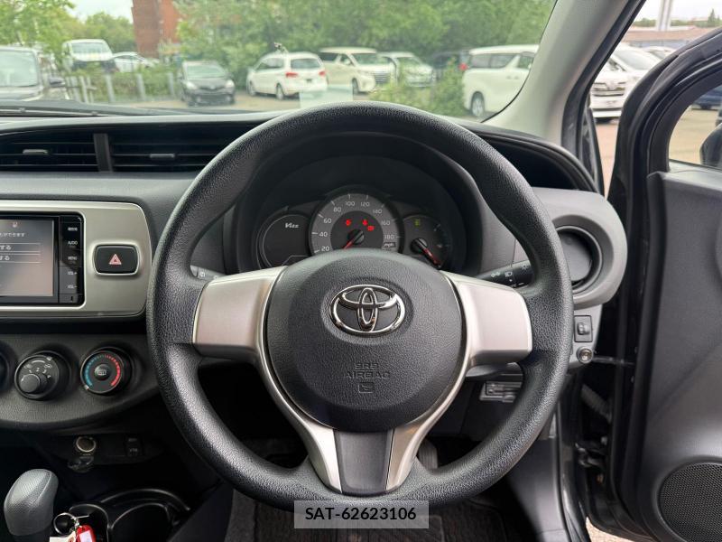 Toyota VITZ 2015-03 1311411-18