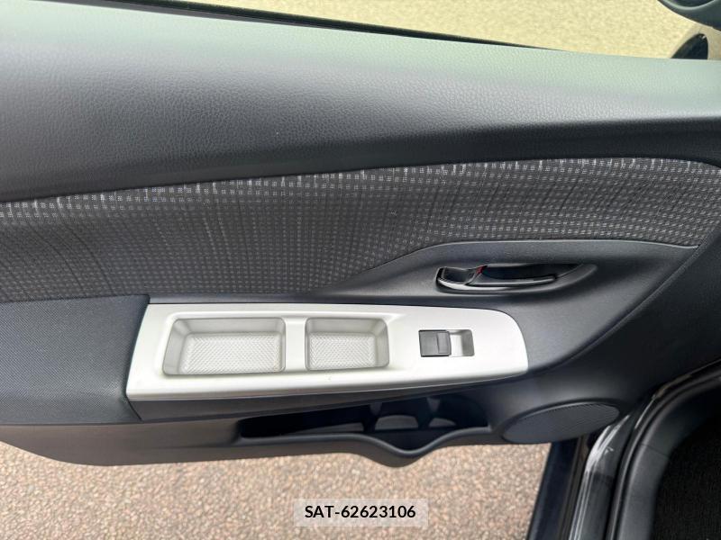 Toyota VITZ 2015-03 1311411-27