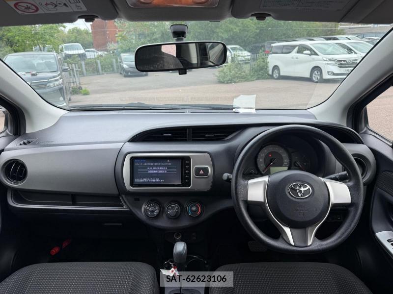 Toyota VITZ 2015-03 1311411-29