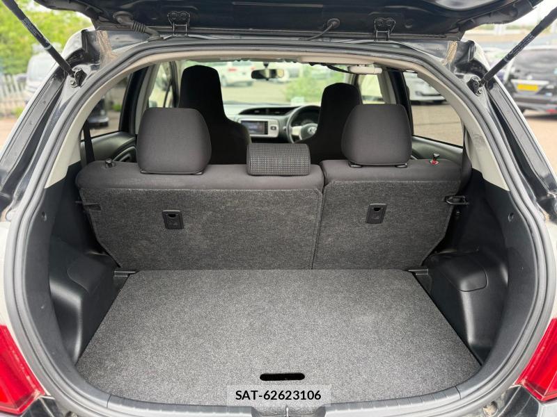 Toyota VITZ 2015-03 1311411-33