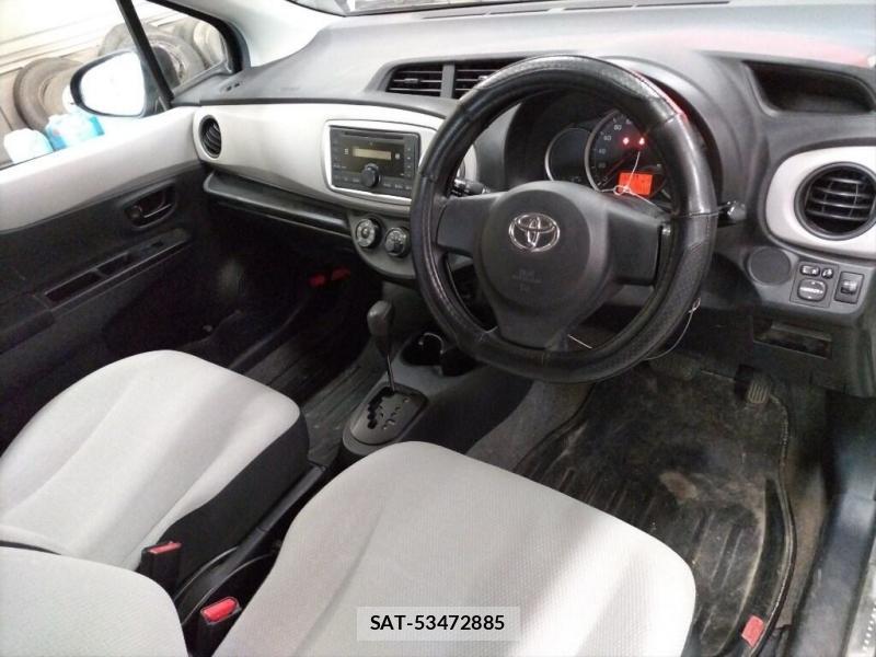 Toyota VITZ 2013-09 7632866-4