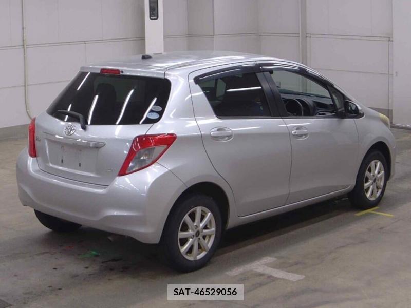 Toyota VITZ 2011-03 7632868-1