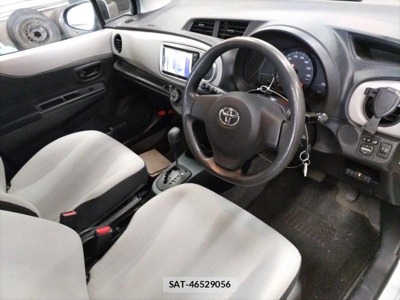 Toyota VITZ 2011-03 7632868-4