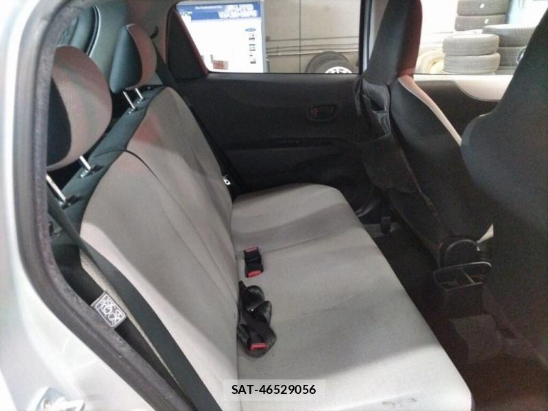 Toyota VITZ 2011-03 7632868-5