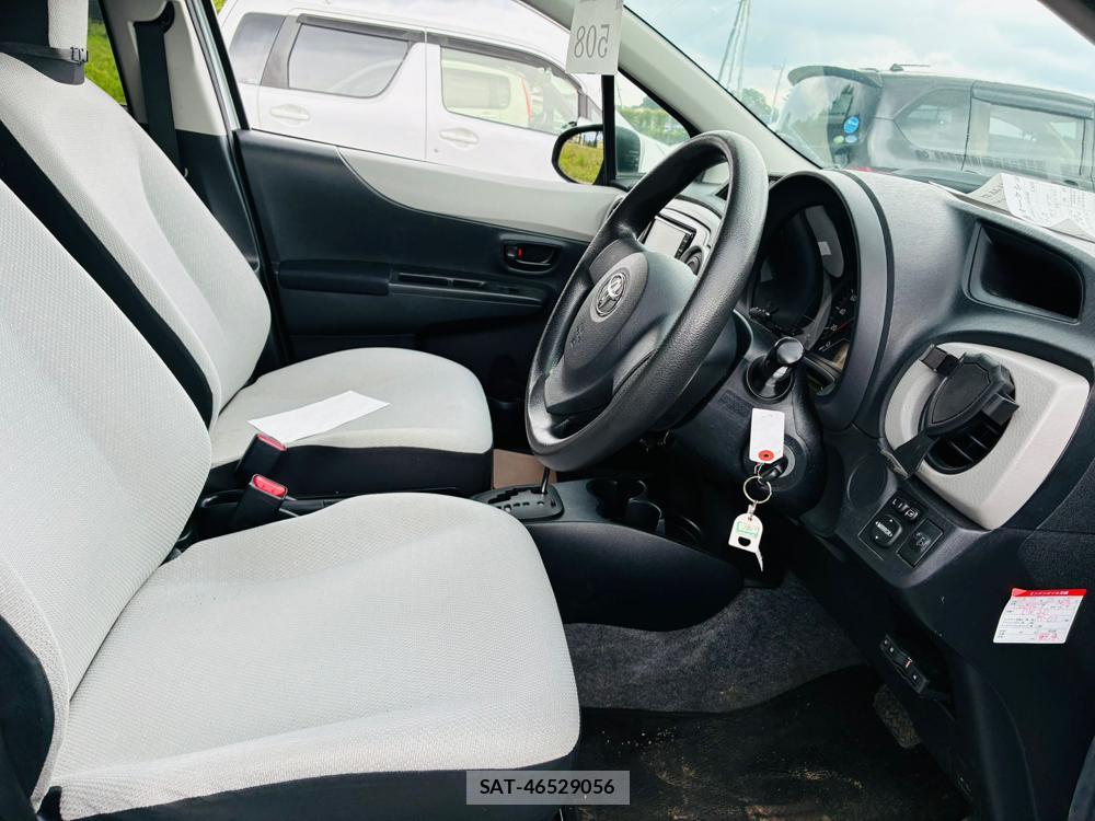 Toyota VITZ 2011-03 7632868-11