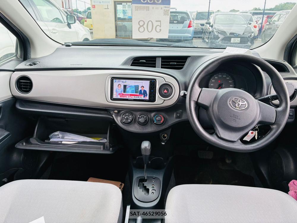 Toyota VITZ 2011-03 7632868-12