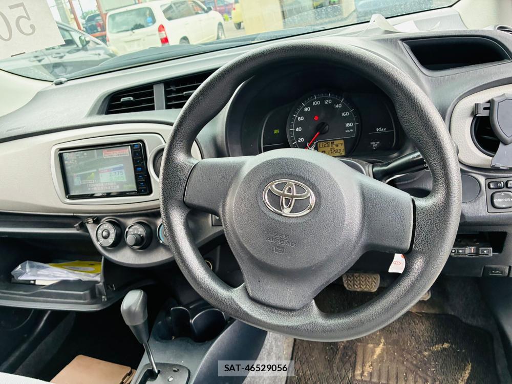 Toyota VITZ 2011-03 7632868-14