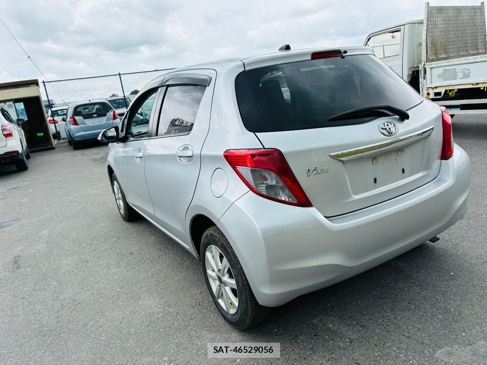 Toyota VITZ 2011-03 7632868-1