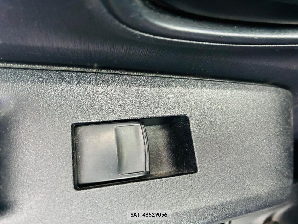 Toyota VITZ 2011-03 7632868-23