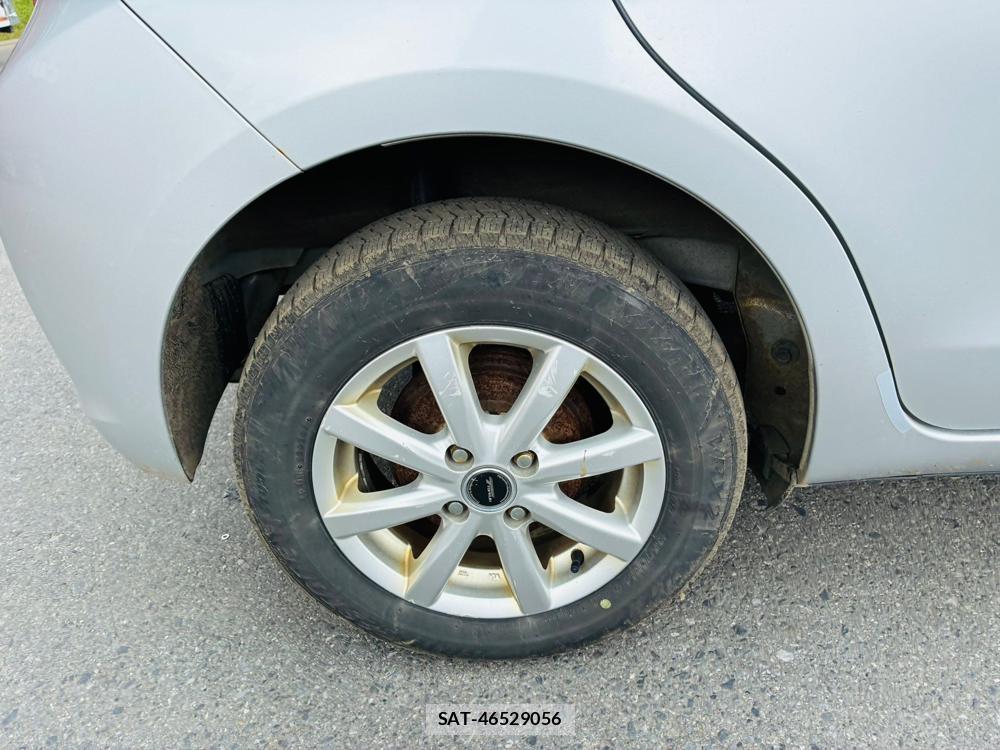 Toyota VITZ 2011-03 7632868-27