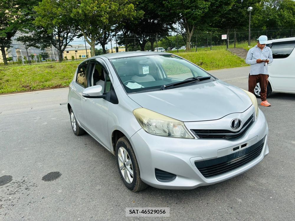 Toyota VITZ 2011-03 7632868-6