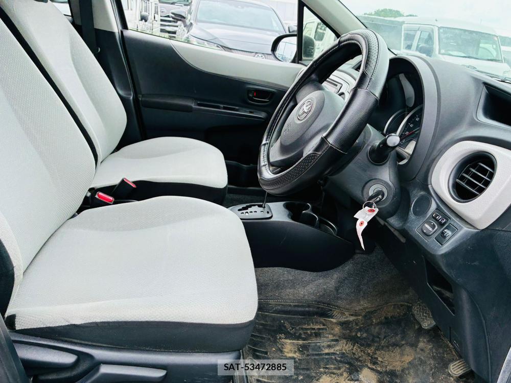 Toyota VITZ 2013-09 7632866-11