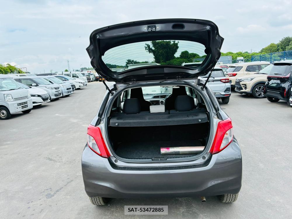 Toyota VITZ 2013-09 7632866-26