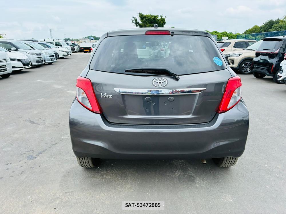 Toyota VITZ 2013-09 7632866-3