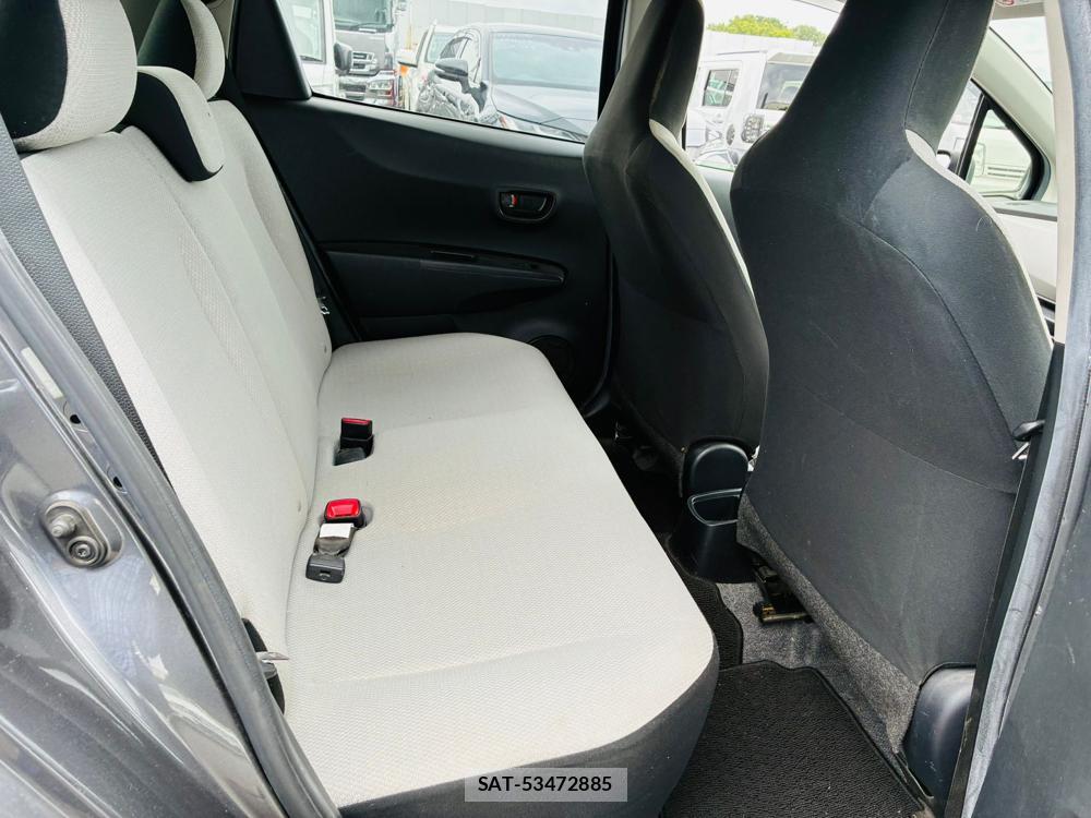 Toyota VITZ 2013-09 7632866-8