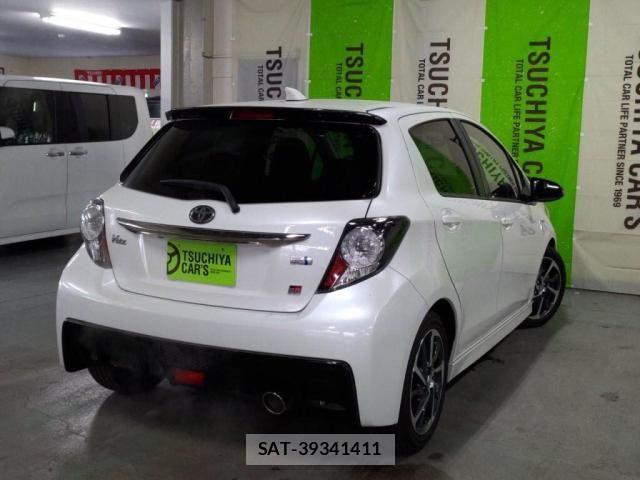 Toyota VITZ HYBRID 2019-01 3390422-10