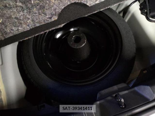 Toyota VITZ HYBRID 2019-01 3390422-29
