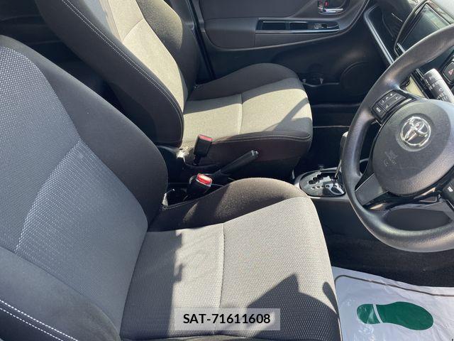 Toyota VITZ HYBRID 2019-08 4244065-13