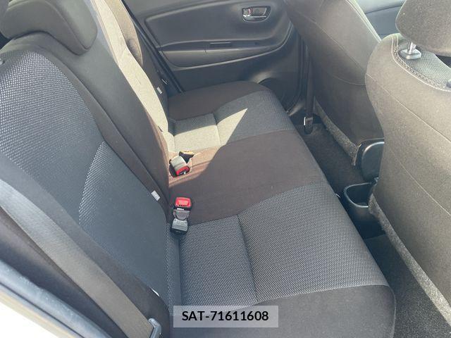 Toyota VITZ HYBRID 2019-08 4244065-14