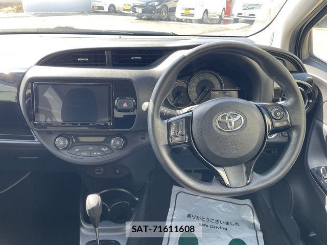 Toyota VITZ HYBRID 2019-08 4244065-15