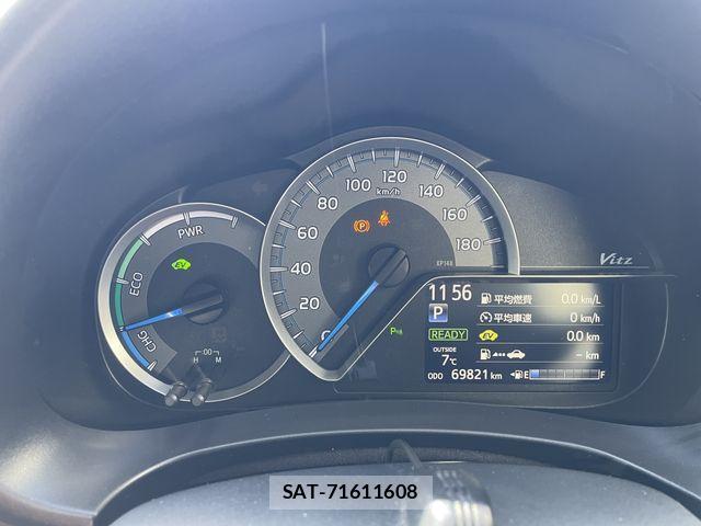 Toyota VITZ HYBRID 2019-08 4244065-16