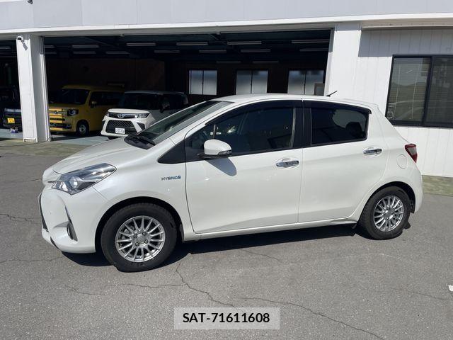 Toyota VITZ HYBRID 2019-08 4244065-4