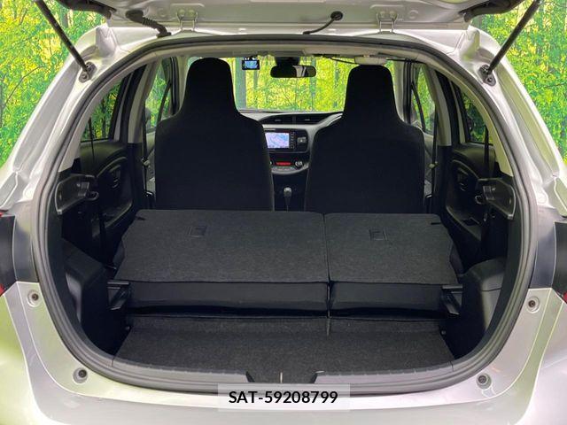 Toyota VITZ HYBRID 2017-10 4424837-10