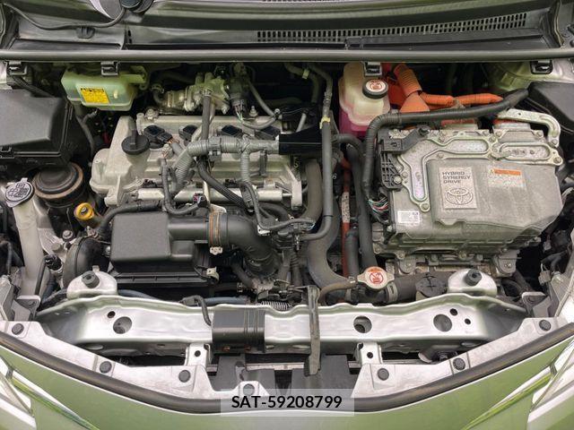 Toyota VITZ HYBRID 2017-10 4424837-18