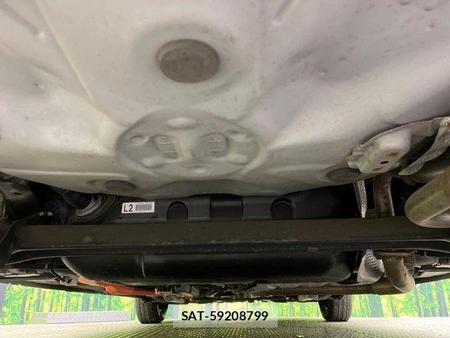 Toyota VITZ HYBRID 2017-10 4424837-19