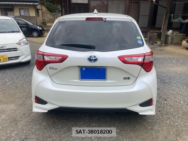 Toyota VITZ HYBRID 2017-04 4759178-2