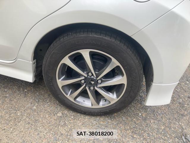 Toyota VITZ HYBRID 2017-04 4759178-5
