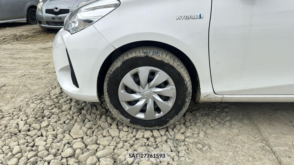 Toyota VITZ HYBRID 2018 4854291-24
