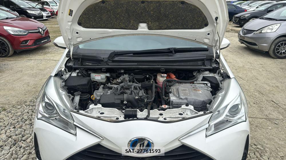 Toyota VITZ HYBRID 2018 4854291-27