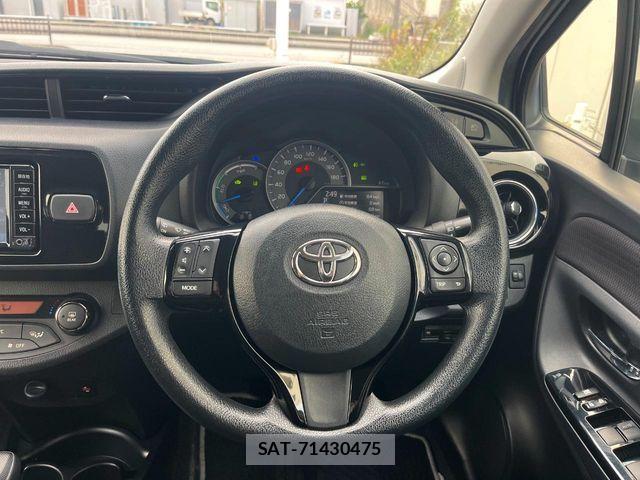 Toyota VITZ HYBRID 2018-02 6615502-11