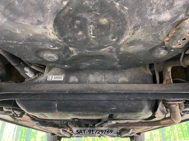 Toyota VITZ HYBRID 2017-05 6791737-18
