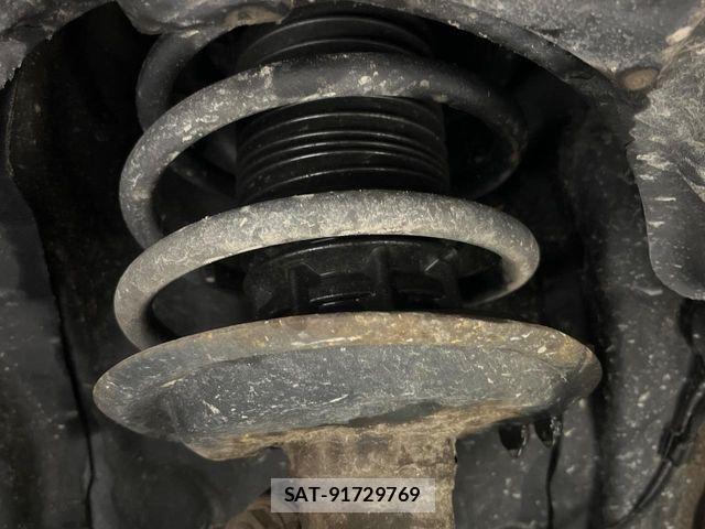 Toyota VITZ HYBRID 2017-05 6791737-19