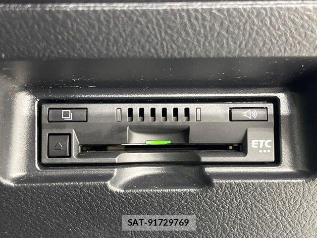 Toyota VITZ HYBRID 2017-05 6791737-3